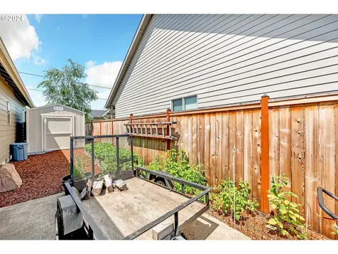 1130 S 40th Court Springfield OR 97478