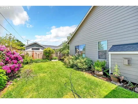 1130 S 40th Court Springfield OR 97478