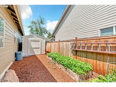 1130 S 40th Court Springfield OR 97478