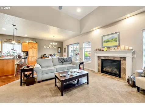 1130 S 40th Court Springfield OR 97478