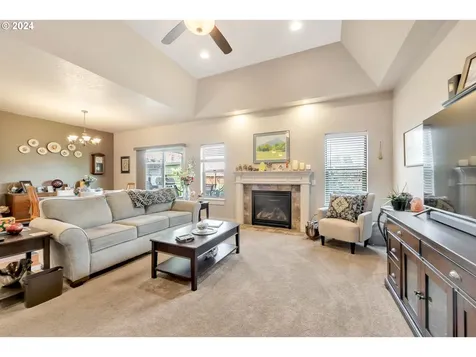1130 S 40th Court Springfield OR 97478