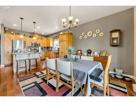1130 S 40th Court Springfield OR 97478