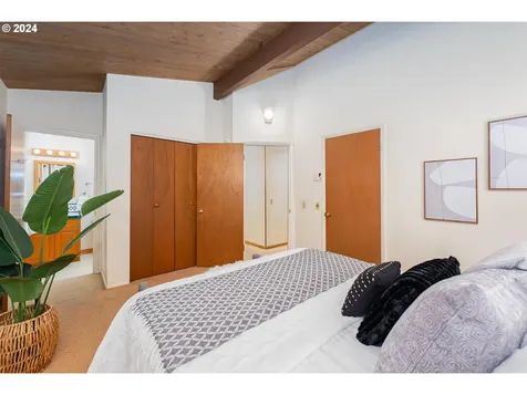 5930 Sw Ralston Drive Portland OR 97239
