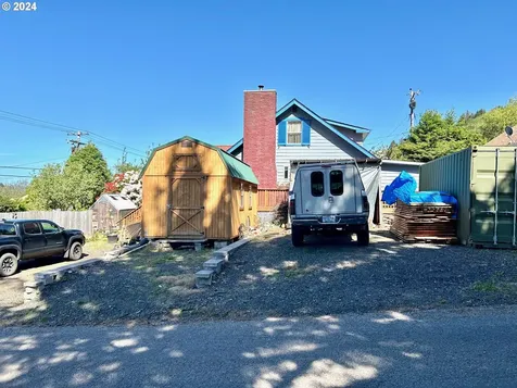 2720 Bowman Road Reedsport OR 97467