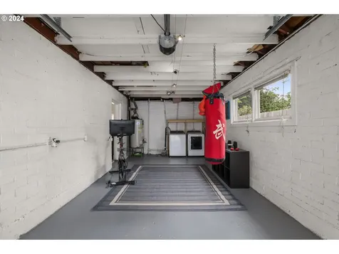 6309 SE Tibbetts Street Portland OR 97206