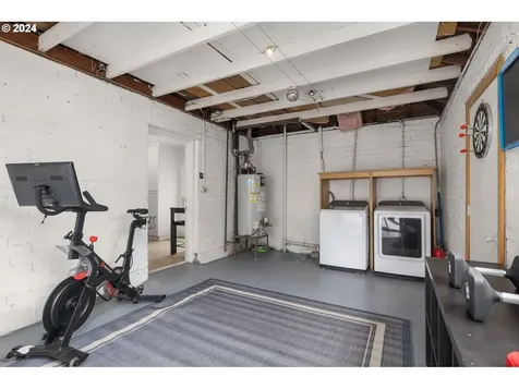 6309 SE Tibbetts Street Portland OR 97206