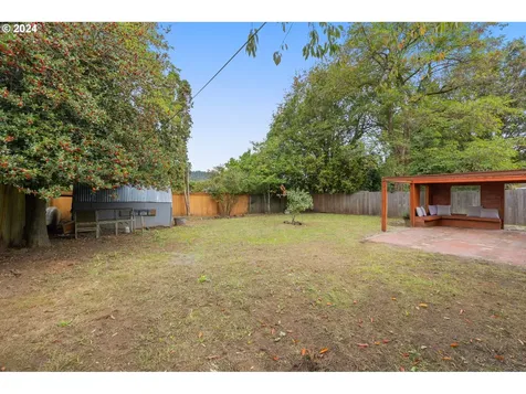 6309 SE Tibbetts Street Portland OR 97206