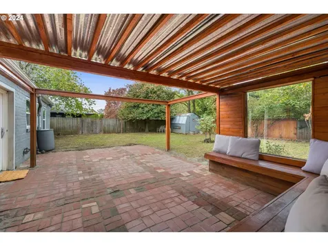 6309 SE Tibbetts Street Portland OR 97206