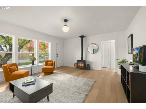 6309 SE Tibbetts Street Portland OR 97206