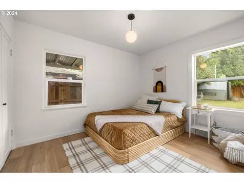6309 SE Tibbetts Street Portland OR 97206