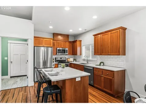 2421 Benson Lane Eugene OR 97408