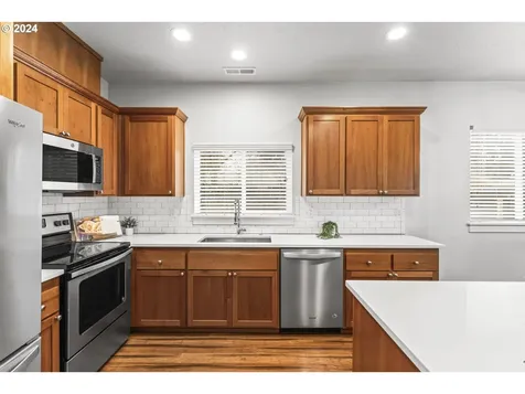2421 Benson Lane Eugene OR 97408