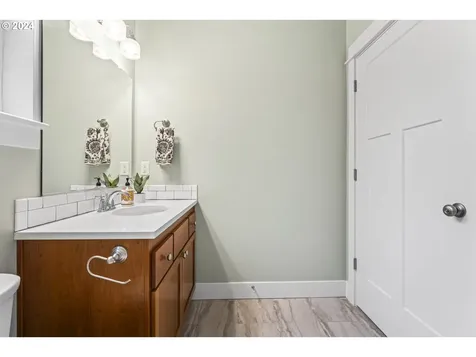 2421 Benson Lane Eugene OR 97408
