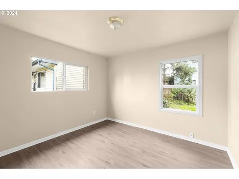 900 N 7th Avenue Kelso WA 98626