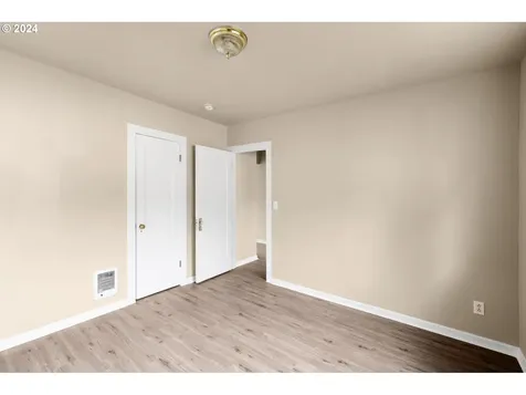 900 N 7th Avenue Kelso WA 98626