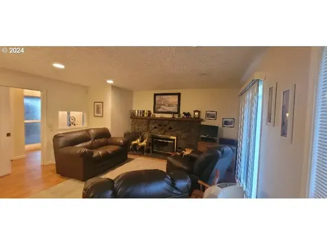 1018 SE Grace Avenue Battle Ground WA 98604