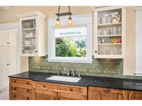 2211 Sw Vista Avenue Portland OR 97201