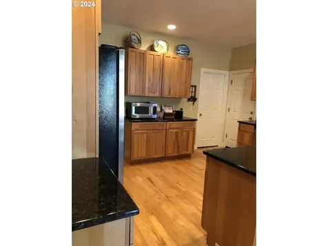 1641 5th Street Hood River OR 97031