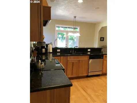 1641 5th Street Hood River OR 97031