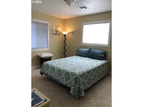 1641 5th Street Hood River OR 97031