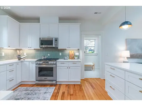 4075 N Commercial Avenue Portland OR 97227
