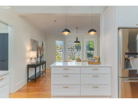 4075 N Commercial Avenue Portland OR 97227