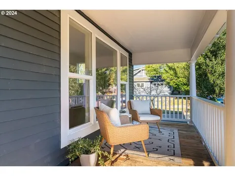 4075 N Commercial Avenue Portland OR 97227