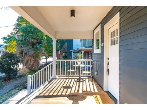 4075 N Commercial Avenue Portland OR 97227