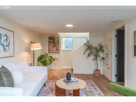 4075 N Commercial Avenue Portland OR 97227