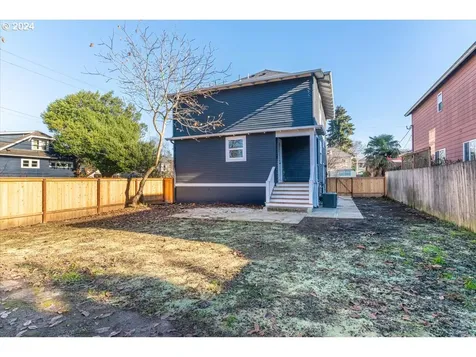 4075 N Commercial Avenue Portland OR 97227