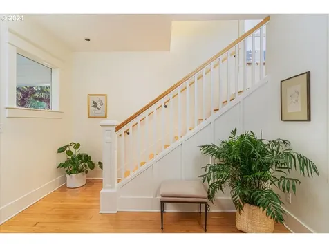 4075 N Commercial Avenue Portland OR 97227
