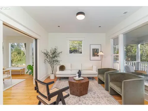 4075 N Commercial Avenue Portland OR 97227