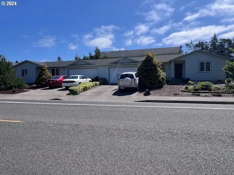 3410/3430 Redwood Street Florence OR 97439