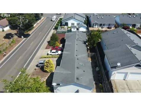 3410/3430 Redwood Street Florence OR 97439