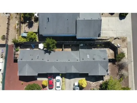3410/3430 Redwood Street Florence OR 97439