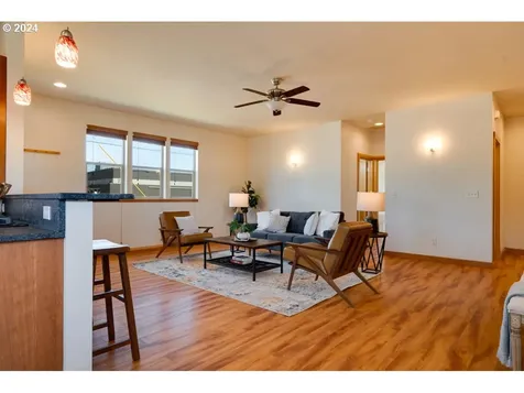 905 Zanna Lane Hood River OR 97031