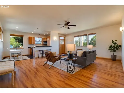 905 Zanna Lane Hood River OR 97031