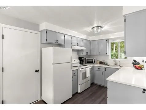 7376 Sw Linette Way Beaverton OR 97007