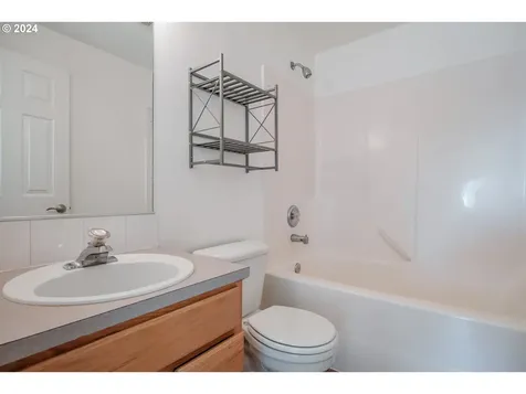 817 Griffin Drive Monmouth OR 97361