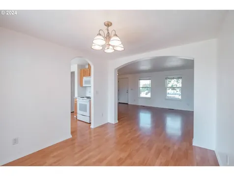 817 Griffin Drive Monmouth OR 97361