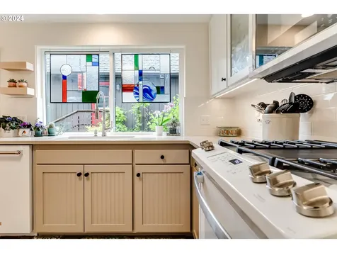 145 Westbrook Way Eugene OR 97405
