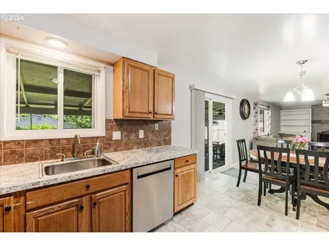 15843 Ne Thompson Court Portland OR 97230