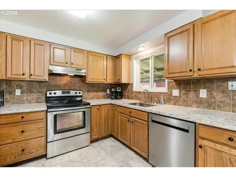 15843 Ne Thompson Court Portland OR 97230