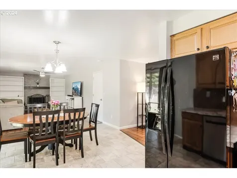 15843 Ne Thompson Court Portland OR 97230