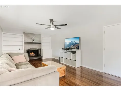15843 Ne Thompson Court Portland OR 97230