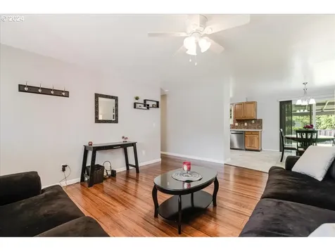 15843 Ne Thompson Court Portland OR 97230