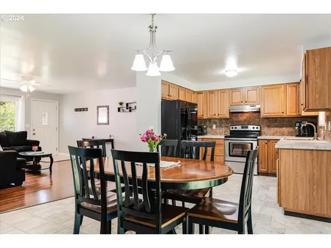 15843 Ne Thompson Court Portland OR 97230
