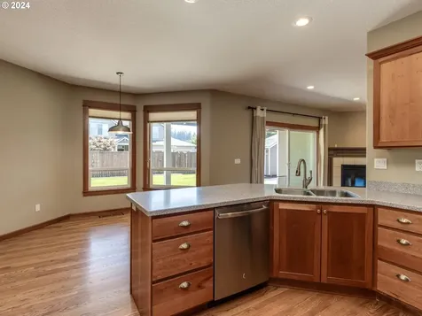 15894 Altona Lane Oregon City OR 97045