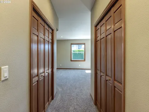 15894 Altona Lane Oregon City OR 97045