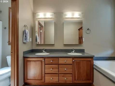 15894 Altona Lane Oregon City OR 97045